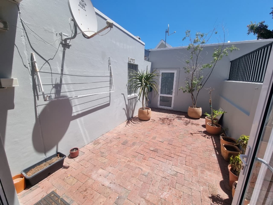2 Bedroom Property for Sale in Claremont Upper Western Cape
